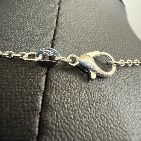 Classic 925 Silver Filigree Heart Necklace - Women's Jewelry - Picture 3 of 3